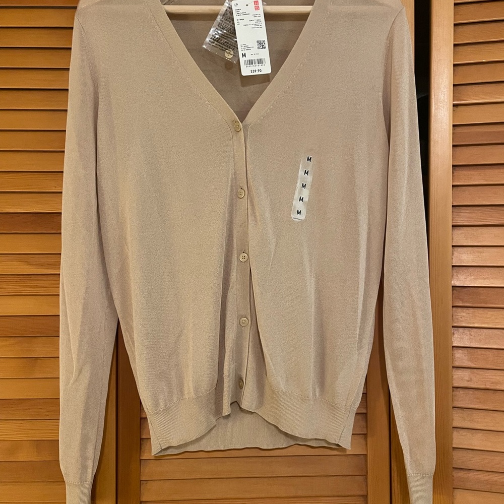 Uniqlo NWT Light Tan Women's Cardigan Medium